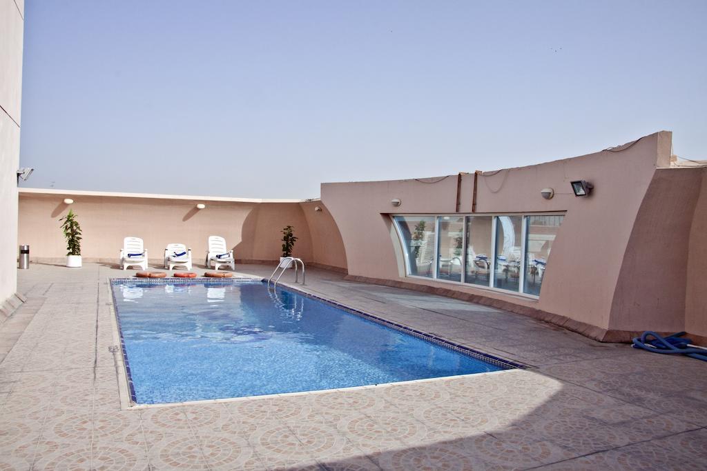 Ramee Guestline 2 Hotel Apartments Dubai Exterior photo